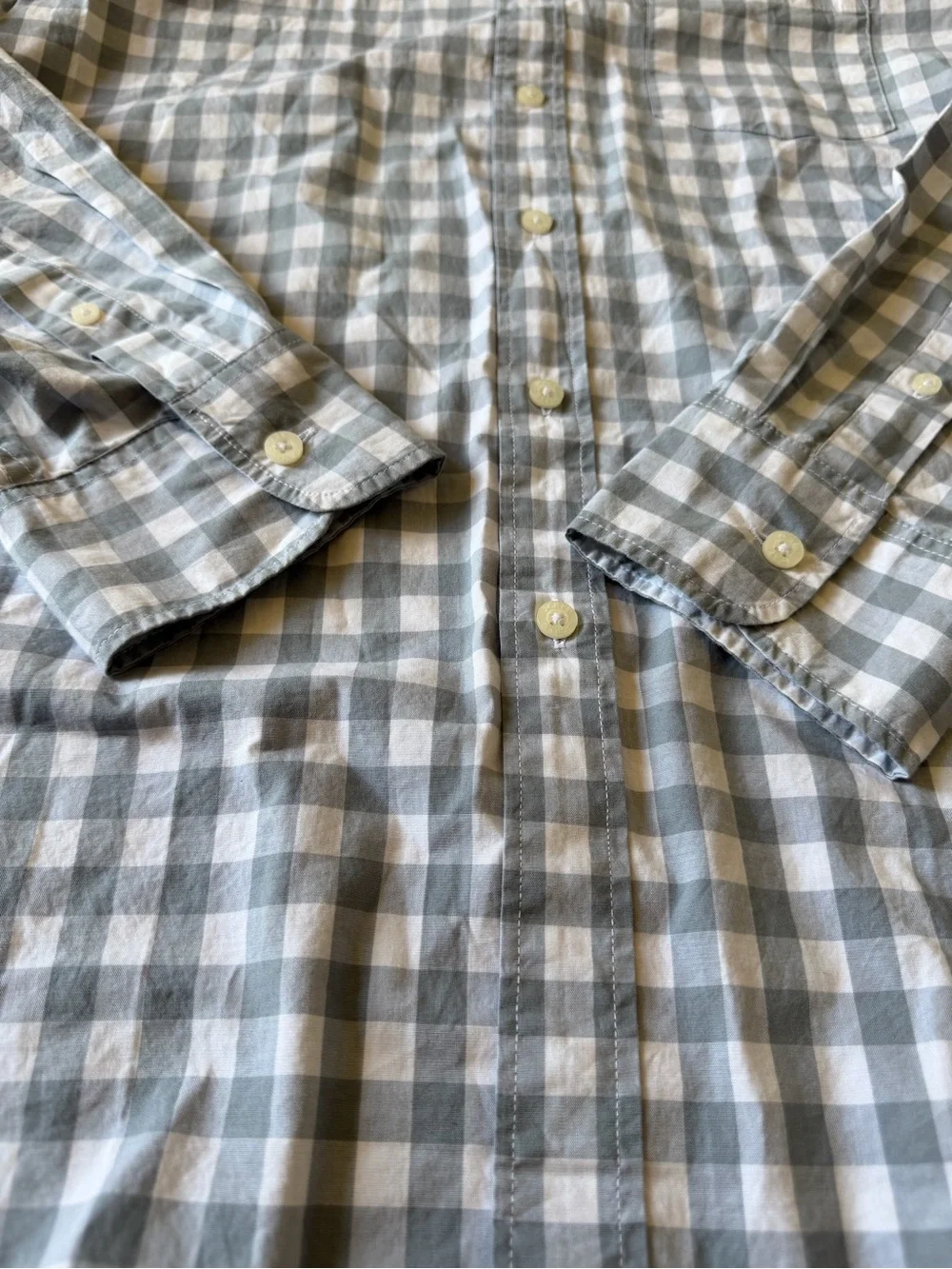 J. Crew men’s long sleeve button down gray and white checkered shirt size large